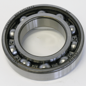 ESTENSIONI E DADO ALBERO MOTORE, DISTANZIALE CARTER PRIMARIA E PIASTRA DI SUPPORTO DEL CAMBIO DISASSATA