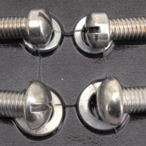 KIT VITI COLONY PER INTERRUTTORE AUTOMATICO E REGOLATORE DI TENSIONE DEI MODELLI VINTAGE