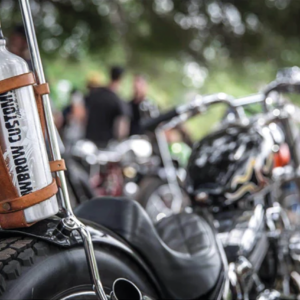 BOTTIGLIE E PORTABOTTIGLIE DI RISERVA BENZINA LOWBROW CUSTOMS