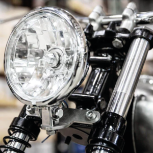 STAFFA DI MONTAGGIO CUSTOM PER FANALE ANTERIORE DA LOWBROW CUSTOMS