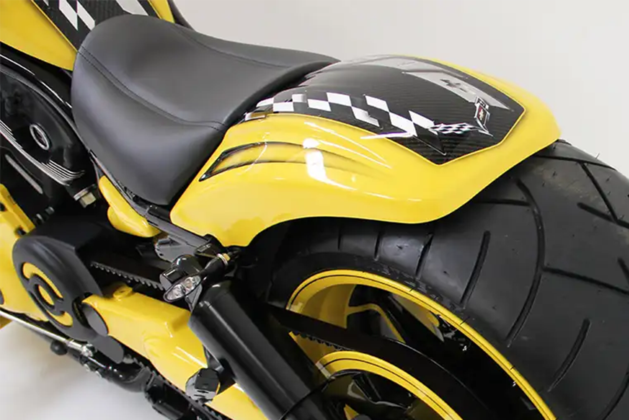 CONVERSIONE POSTERIORE CULT-WERK RACING PER V-ROD